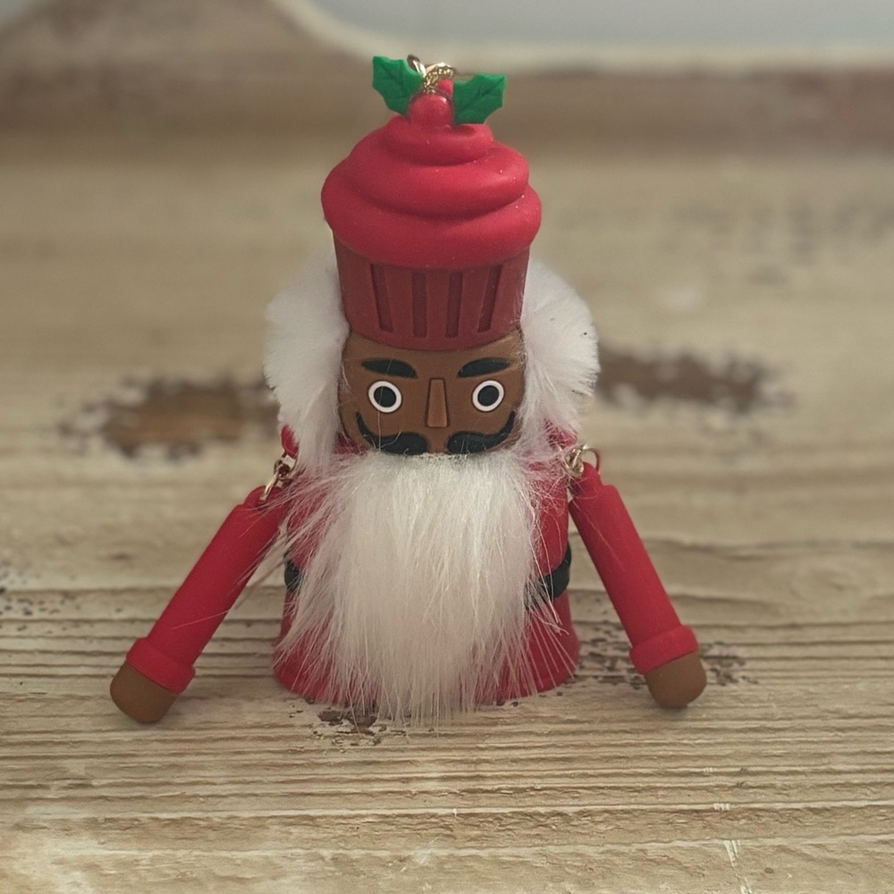 Nutcracker Pocketbac Holder